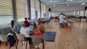 Požarevački maturanti i danas u humanitarnoj akciji - Hit Radio Pozarevac, Branicevski okrug