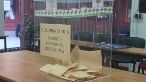 PRVI PRESEK IZLAZNOSTI: IPSOS/CeSID - Do 9 časova u Srbiji glasalo 4,8 odsto građana - Hit Radio Pozarevac, Branicevski okrug