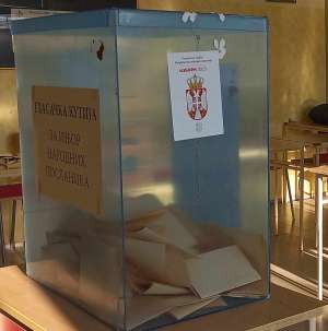 Glasanje zvanično završeno, na pojedinim biralištima još uvek redovi - Hit Radio Pozarevac, Branicevski okrug