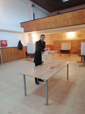 Gradonačelnik Požarevca glasao u Domu kulture u Klenovniku - Hit Radio Pozarevac, Branicevski okrug