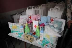 Paketi za bebe rođene u nedelji Crvenog krsta - Hit Radio Pozarevac, Branicevski okrug