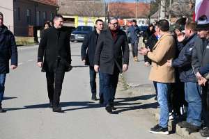 Predsednik Vučić u Braničevskom okrugu: Razgovori i danas sa građanima i podrška lokalnim proizvođačima - Hit Radio Pozarevac, Branicevski okrug
