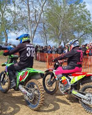 Uspešan start moto kros sezone za "Vatrene" - Hit Radio Pozarevac, Branicevski okrug