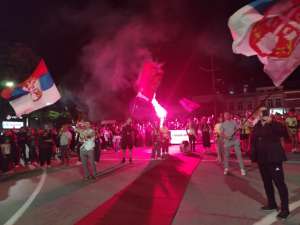 Požarevljani dočekali studente i srednjoškolce koji su pešačili iz Čačka, Jagodine i Beograda - Hit Radio Pozarevac, Branicevski okrug