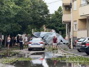 Snažno nevreme odnelo krov zgrade u Nemanjinoj ulici - Hit Radio Pozarevac, Branicevski okrug