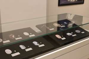 Izložba Geme i kameje iz antičke zbirke Narodnog muzeja Požarevac otvorena u Smederevskoj Palanci - Hit Radio Pozarevac, Branicevski okrug