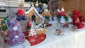 Prodaja prazničnih ukrasa u Gradskom parku - Hit Radio Pozarevac, Branicevski okrug