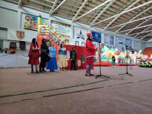 Deca uživala u prazničnoj predstavi i podeli paketića u Požarevcu - Hit Radio Pozarevac, Branicevski okrug