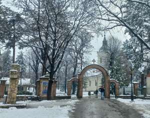 Badnje veče u Sabornoj crkvi: Tradicionalno osvećenje i paljenje badnjaka - Hit Radio Pozarevac, Branicevski okrug