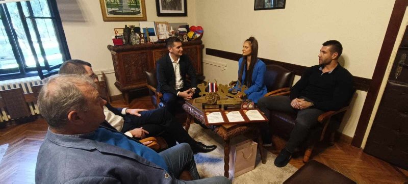 Prijem u kabinetu gradonačelnika povodom velikog uspeha mlade sportistkinje Milene Miletić