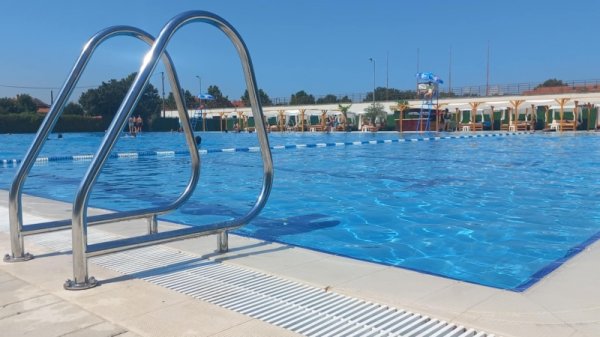 Gradski bazen će raditi i u septembru