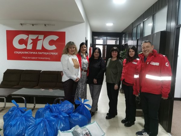 Forum žena SPS Požarevac uručio humanitarnu pomoć Crvenom krstu
